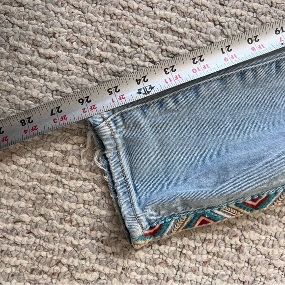 Driftwood Gizelle Girlfriend Skinny Embroidered distressed jeans - Picture 3 of 15